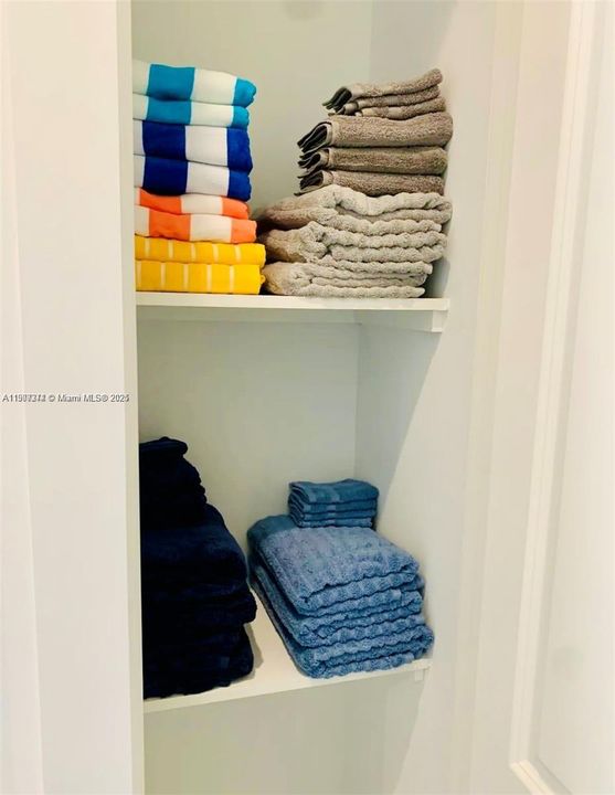 For Rent: $3,000 (3 beds, 2 baths, 3519 Square Feet)