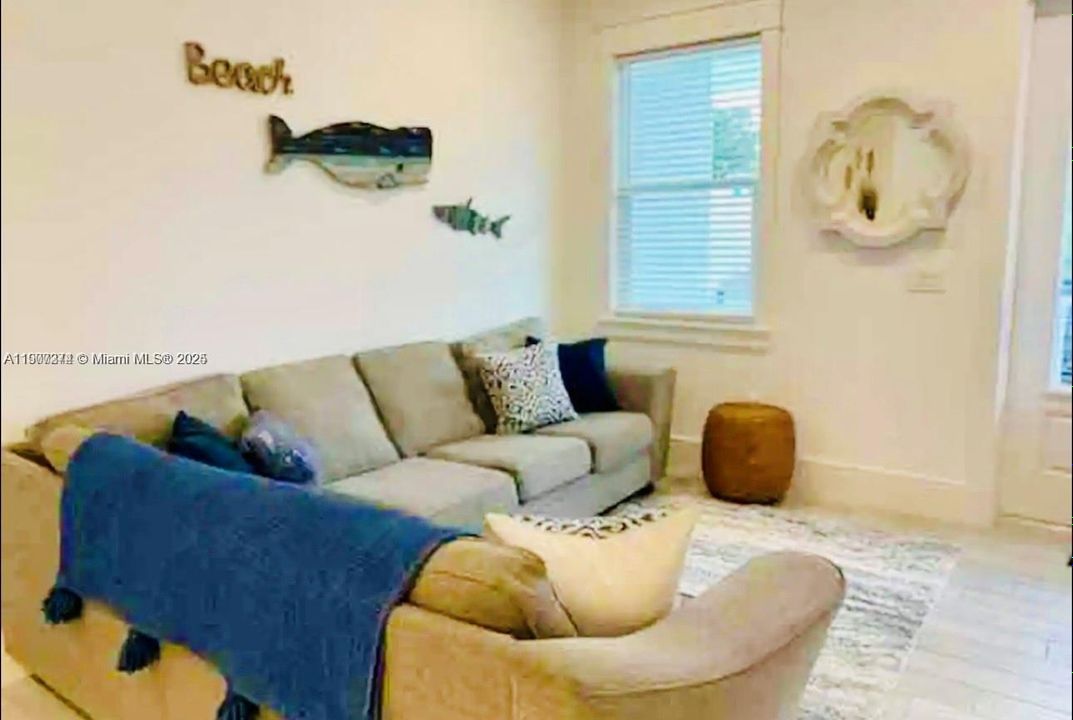 For Rent: $3,000 (3 beds, 2 baths, 3519 Square Feet)