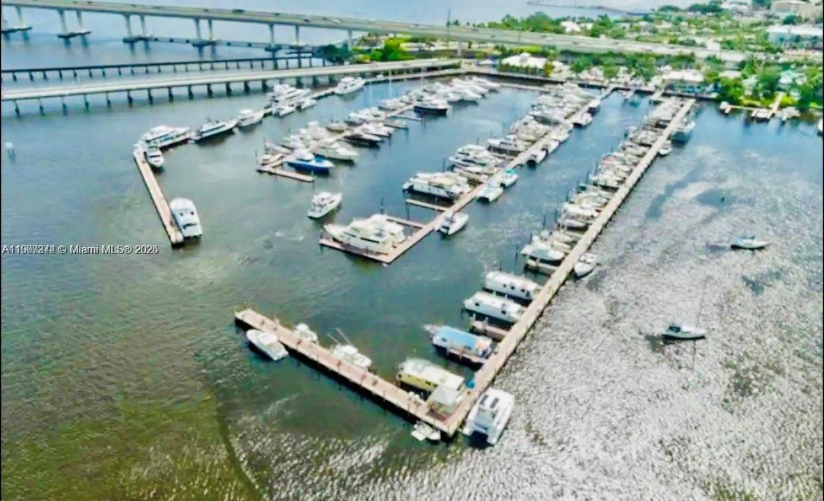 For Rent: $3,000 (3 beds, 2 baths, 3519 Square Feet)