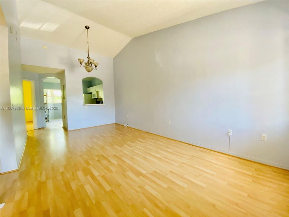 Recientemente alquilado: $2,100 (2 camas, 2 baños, 822 Pies cuadrados)