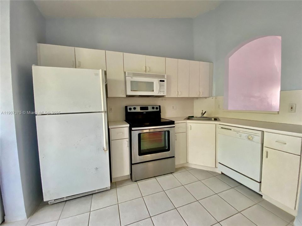 Recientemente alquilado: $2,100 (2 camas, 2 baños, 822 Pies cuadrados)