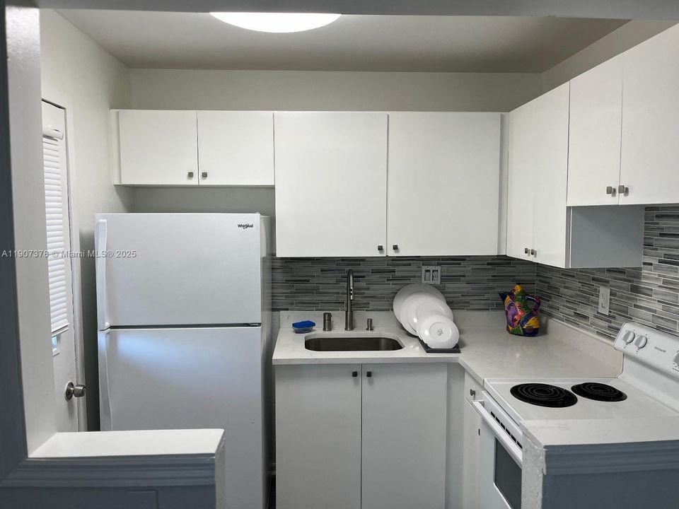 For Rent: $2,100 (2 beds, 2 baths, 722 Square Feet)