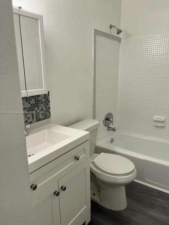 For Rent: $2,100 (2 beds, 2 baths, 722 Square Feet)
