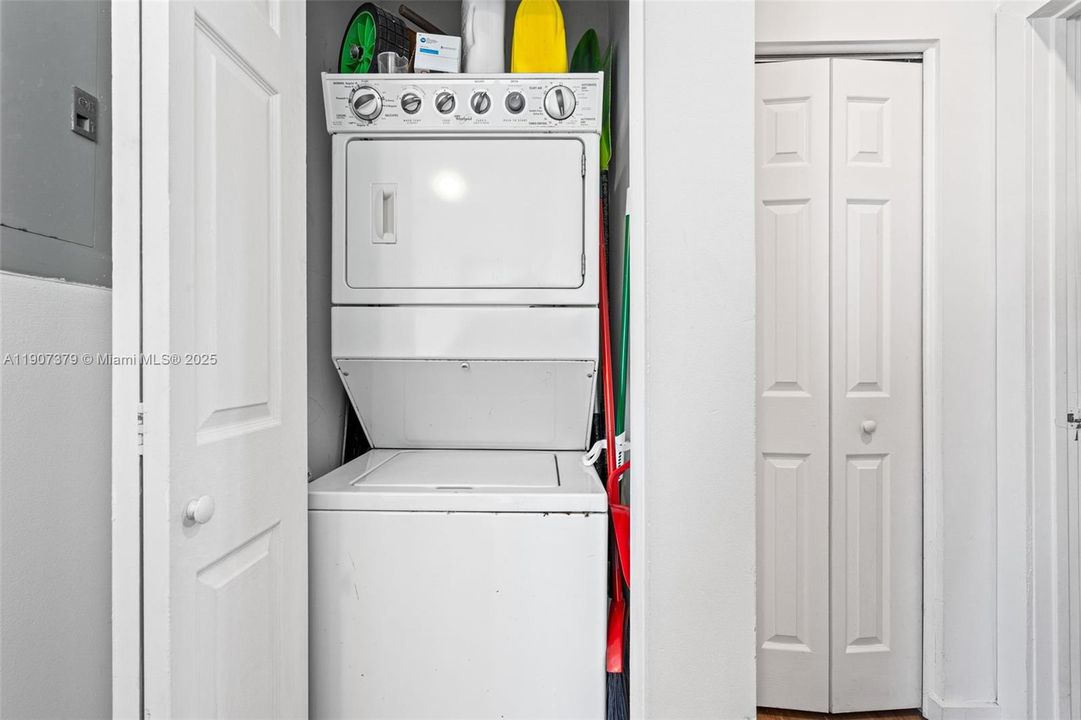 Recently Rented: $1,850 (1 beds, 1 baths, 660 Square Feet)