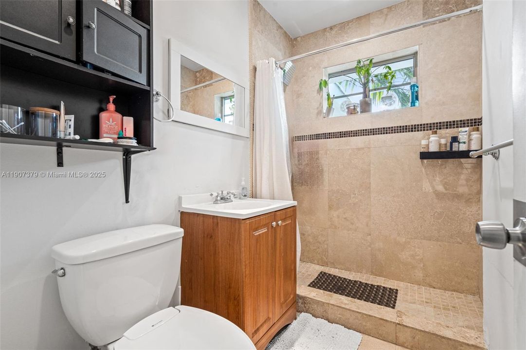 Recently Rented: $1,850 (1 beds, 1 baths, 660 Square Feet)