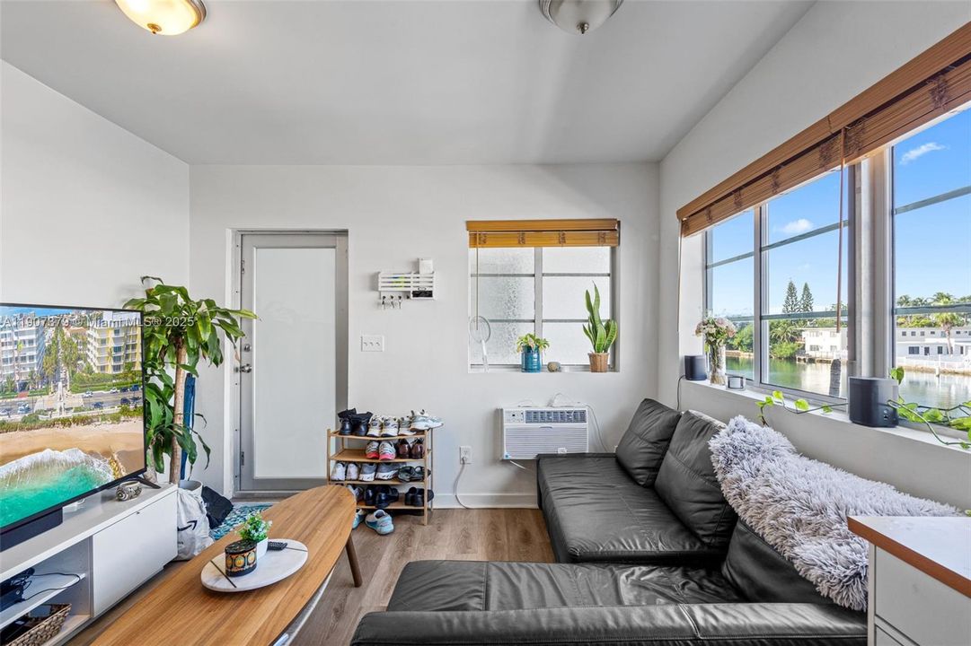 Recently Rented: $1,850 (1 beds, 1 baths, 660 Square Feet)