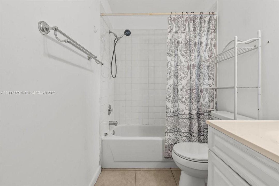 For Sale: $219,900 (2 beds, 2 baths, 970 Square Feet)