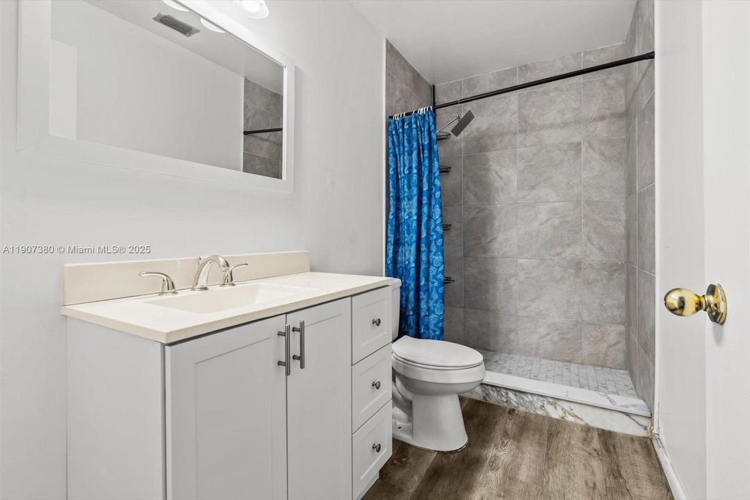 For Sale: $219,900 (2 beds, 2 baths, 970 Square Feet)