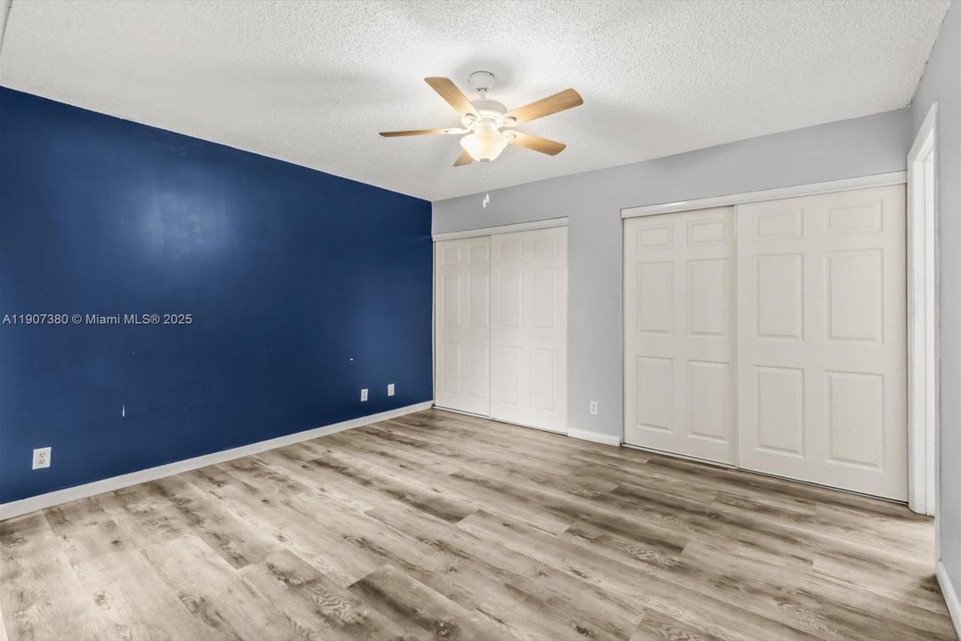 For Sale: $219,900 (2 beds, 2 baths, 970 Square Feet)