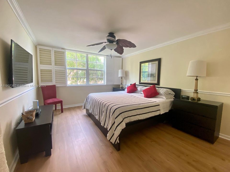 待售: $549,000 (3 贝兹, 2 浴室, 1330 平方英尺)