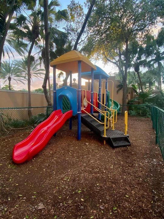 待售: $549,000 (3 贝兹, 2 浴室, 1330 平方英尺)