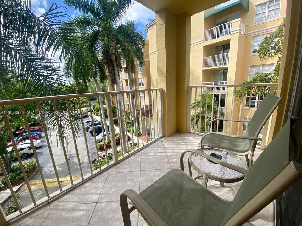 待售: $549,000 (3 贝兹, 2 浴室, 1330 平方英尺)