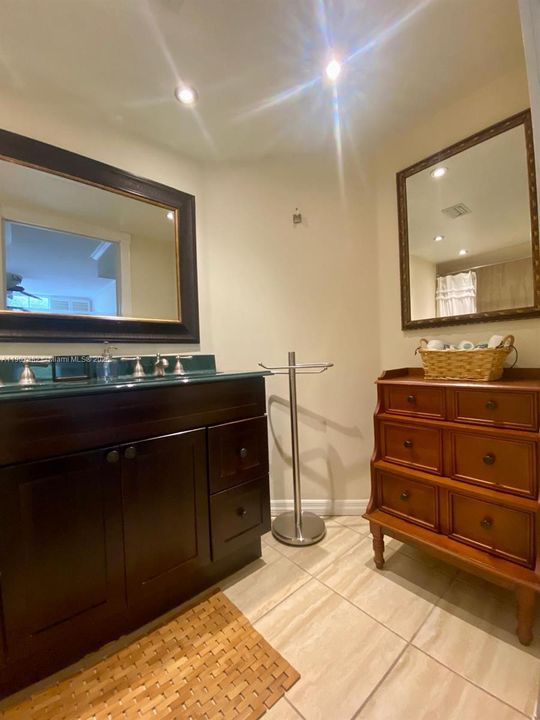 待售: $549,000 (3 贝兹, 2 浴室, 1330 平方英尺)