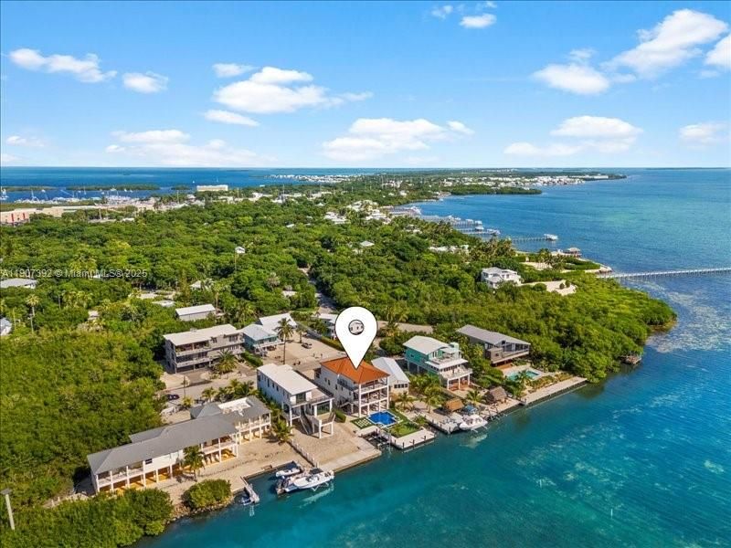 待售: $7,500,000 (5 贝兹, 4 浴室, 3026 平方英尺)