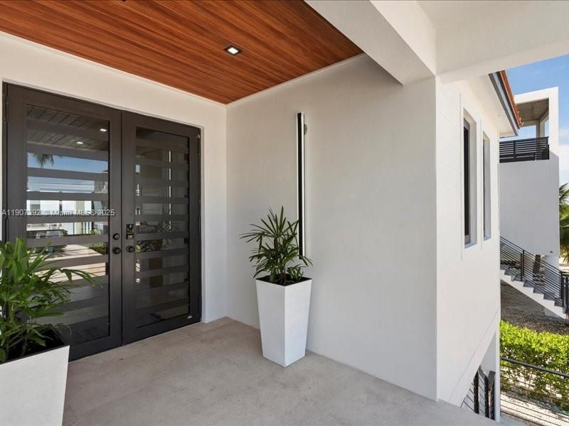 待售: $7,500,000 (5 贝兹, 4 浴室, 3026 平方英尺)