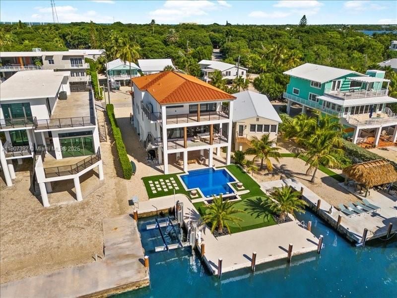 待售: $7,500,000 (5 贝兹, 4 浴室, 3026 平方英尺)