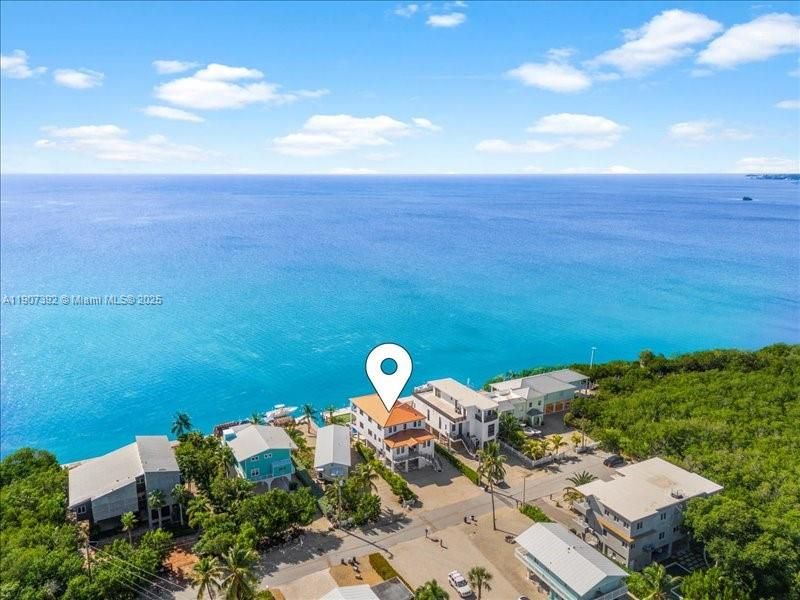 待售: $7,500,000 (5 贝兹, 4 浴室, 3026 平方英尺)