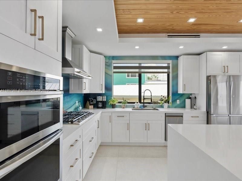 待售: $7,500,000 (5 贝兹, 4 浴室, 3026 平方英尺)