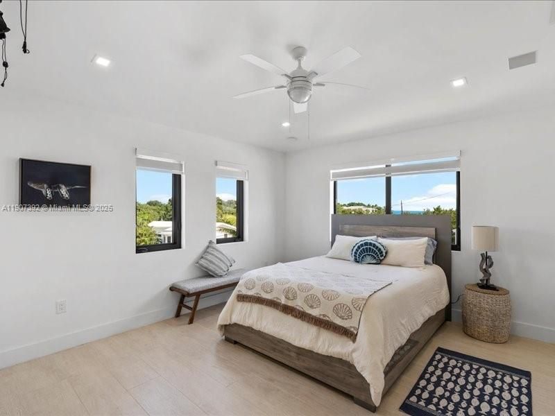 待售: $7,500,000 (5 贝兹, 4 浴室, 3026 平方英尺)