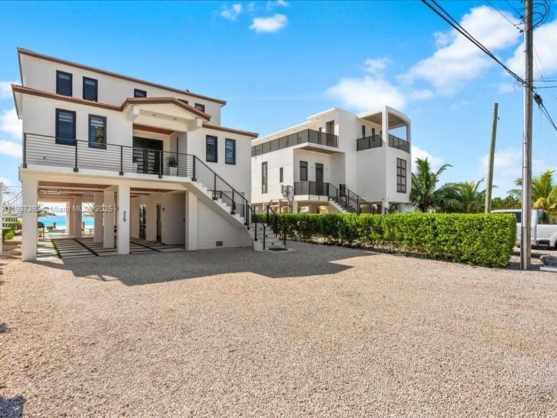 待售: $7,500,000 (5 贝兹, 4 浴室, 3026 平方英尺)