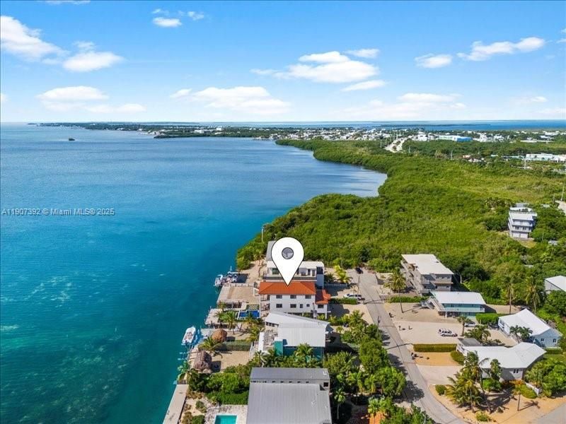 待售: $7,500,000 (5 贝兹, 4 浴室, 3026 平方英尺)