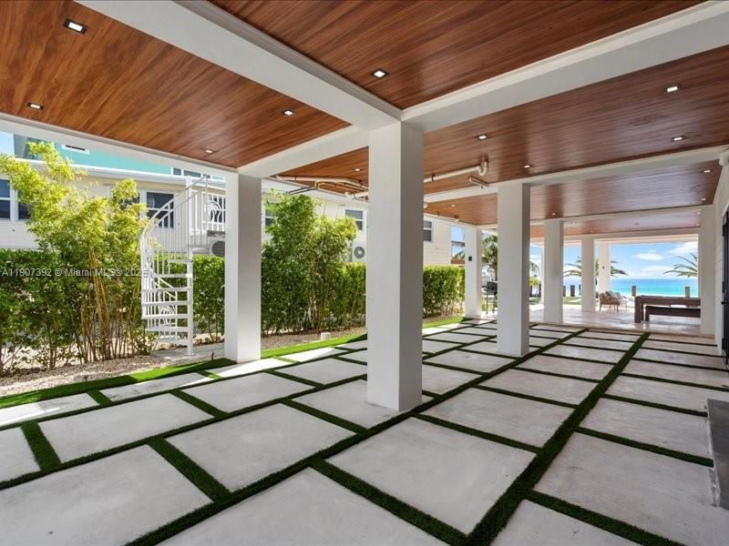 待售: $7,500,000 (5 贝兹, 4 浴室, 3026 平方英尺)