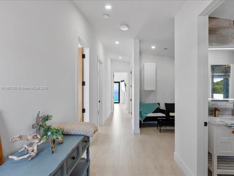 待售: $7,500,000 (5 贝兹, 4 浴室, 3026 平方英尺)