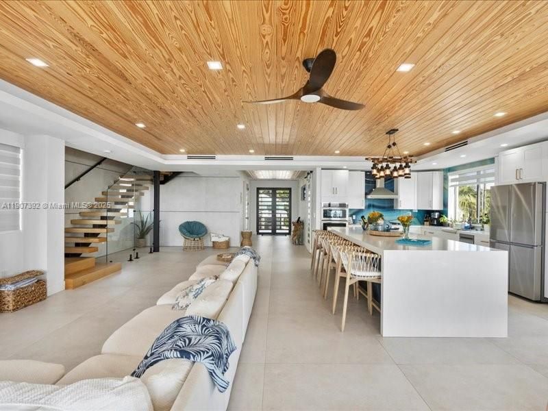 待售: $7,500,000 (5 贝兹, 4 浴室, 3026 平方英尺)