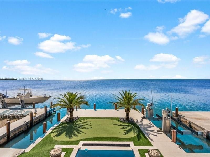 待售: $7,500,000 (5 贝兹, 4 浴室, 3026 平方英尺)