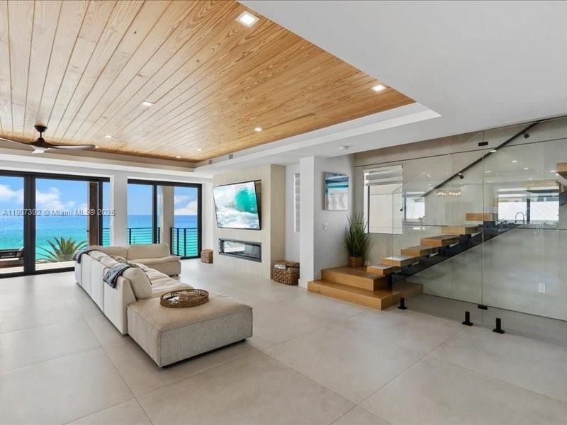 待售: $7,500,000 (5 贝兹, 4 浴室, 3026 平方英尺)