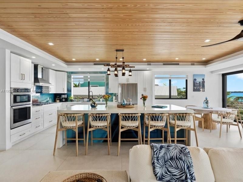 待售: $7,500,000 (5 贝兹, 4 浴室, 3026 平方英尺)