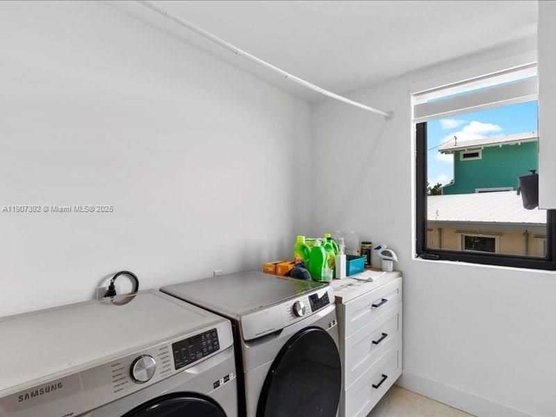 待售: $7,500,000 (5 贝兹, 4 浴室, 3026 平方英尺)