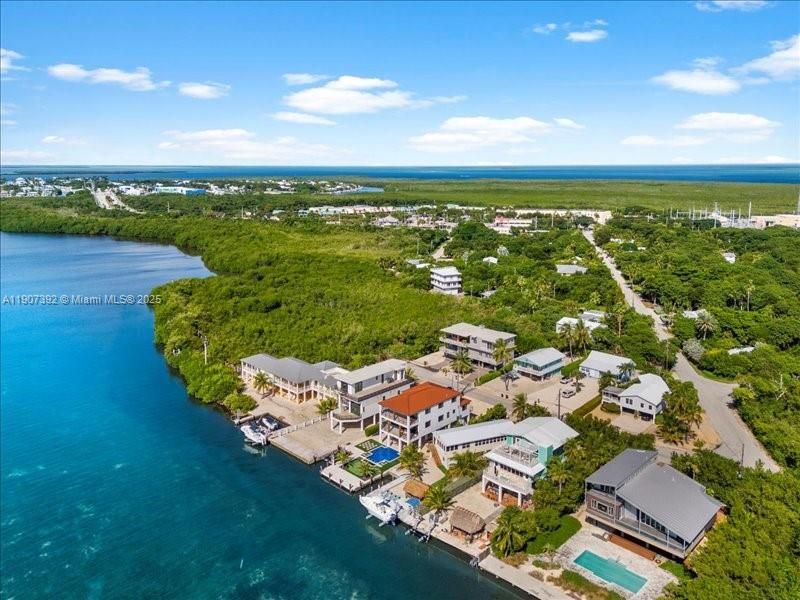 待售: $7,500,000 (5 贝兹, 4 浴室, 3026 平方英尺)