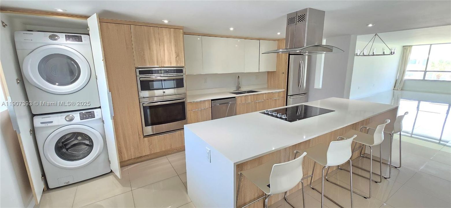 Activo con contrato: $3,650 (2 camas, 2 baños, 1570 Pies cuadrados)