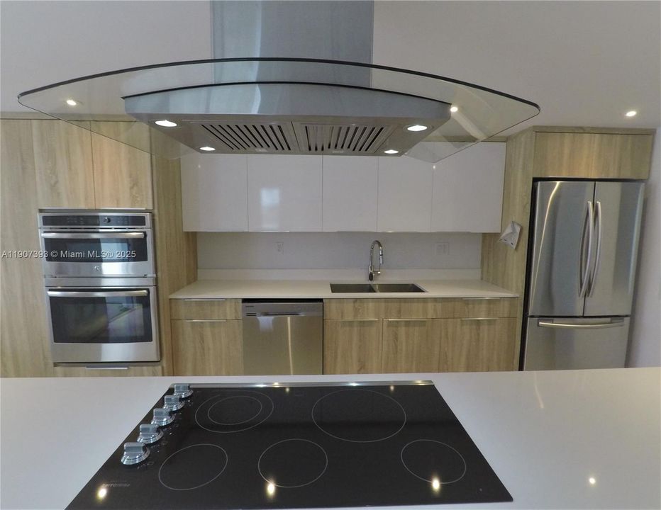 Activo con contrato: $3,650 (2 camas, 2 baños, 1570 Pies cuadrados)