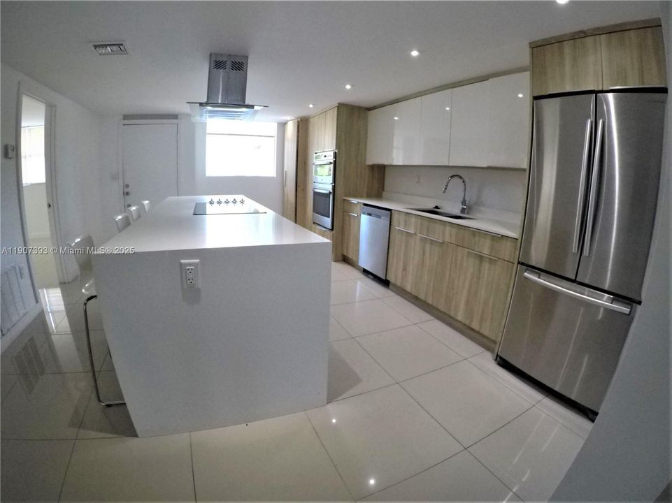 Activo con contrato: $3,650 (2 camas, 2 baños, 1570 Pies cuadrados)