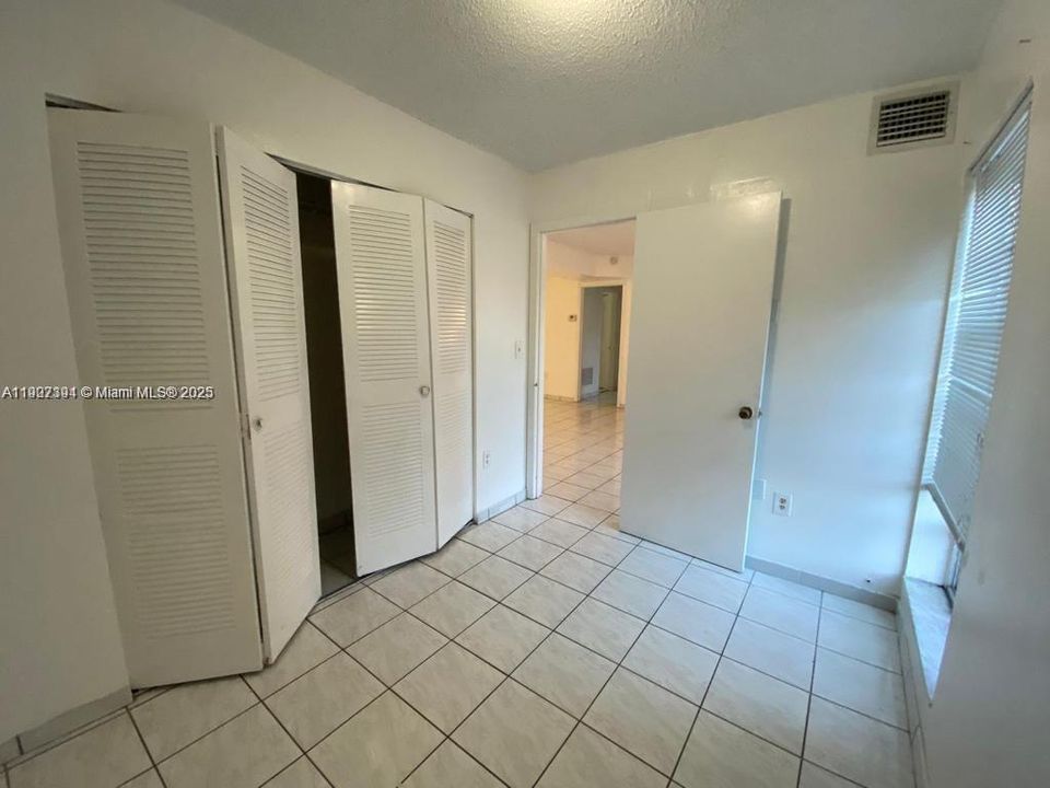 For Rent: $1,994 (2 beds, 1 baths, 728 Square Feet)