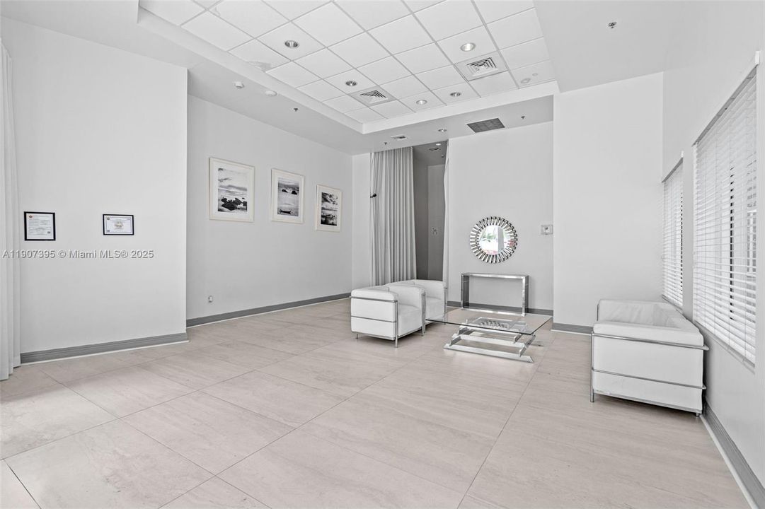 For Rent: $2,500 (1 beds, 1 baths, 862 Square Feet)