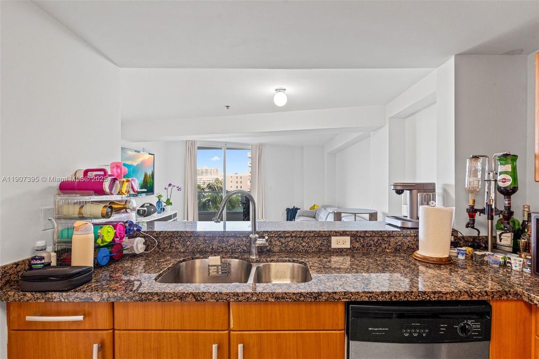 For Rent: $2,500 (1 beds, 1 baths, 862 Square Feet)