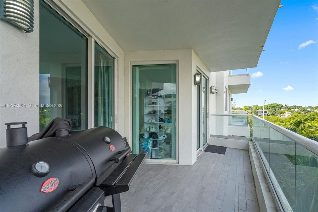 For Rent: $2,500 (1 beds, 1 baths, 862 Square Feet)