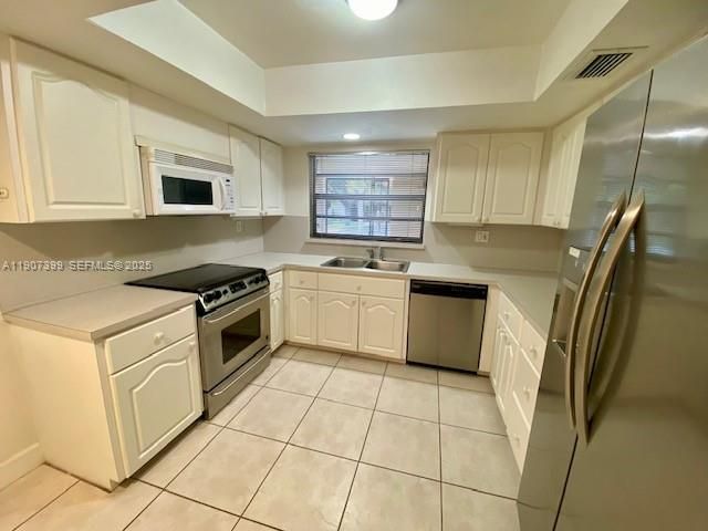 В аренду: $3,400 (3 спален, 2 ванн, 1396 Квадратных фут)