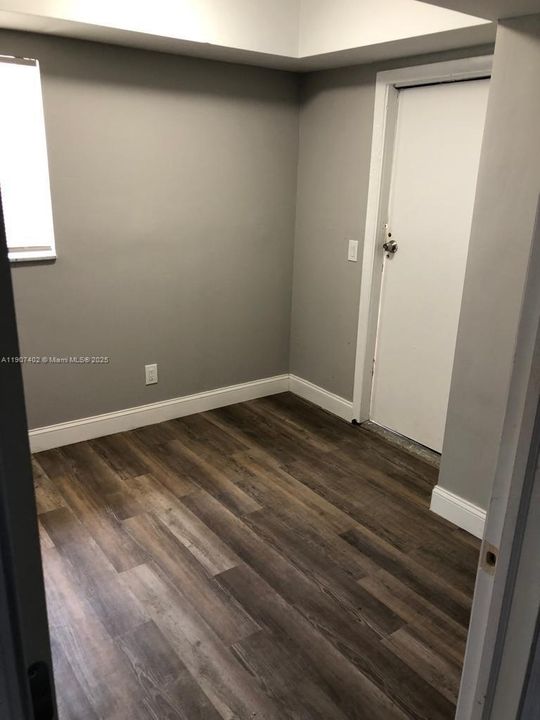 For Rent: $3,434 (3 beds, 2 baths, 2880 Square Feet)