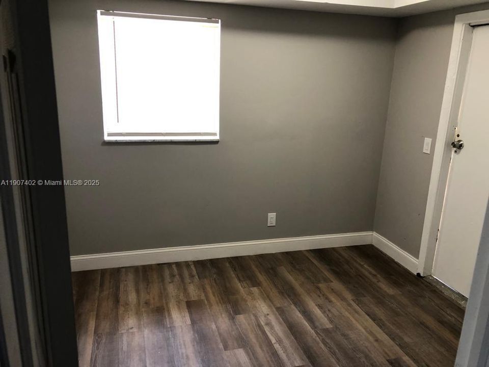 For Rent: $3,434 (3 beds, 2 baths, 2880 Square Feet)