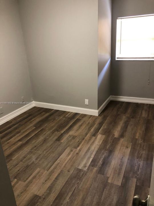 For Rent: $3,434 (3 beds, 2 baths, 2880 Square Feet)