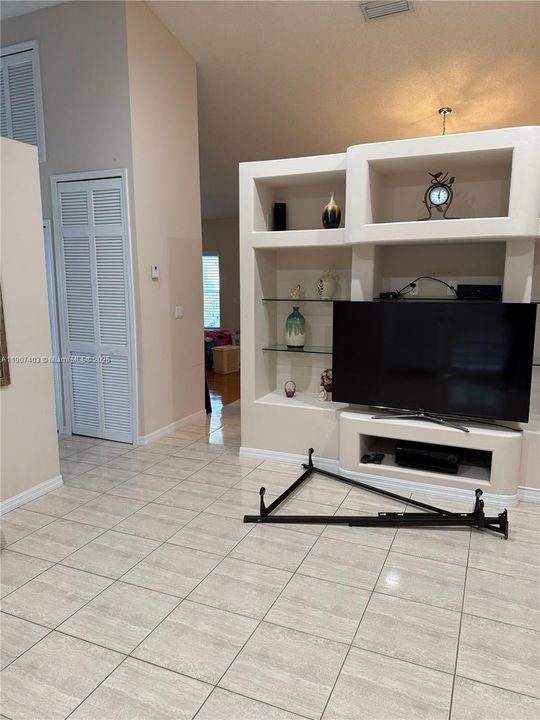 出租: $3,500 (3 贝兹, 2 浴室, 1734 平方英尺)