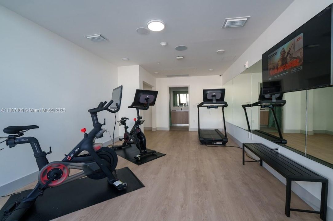 出租: $2,554 (1 贝兹, 1 浴室, 516192 平方英尺)