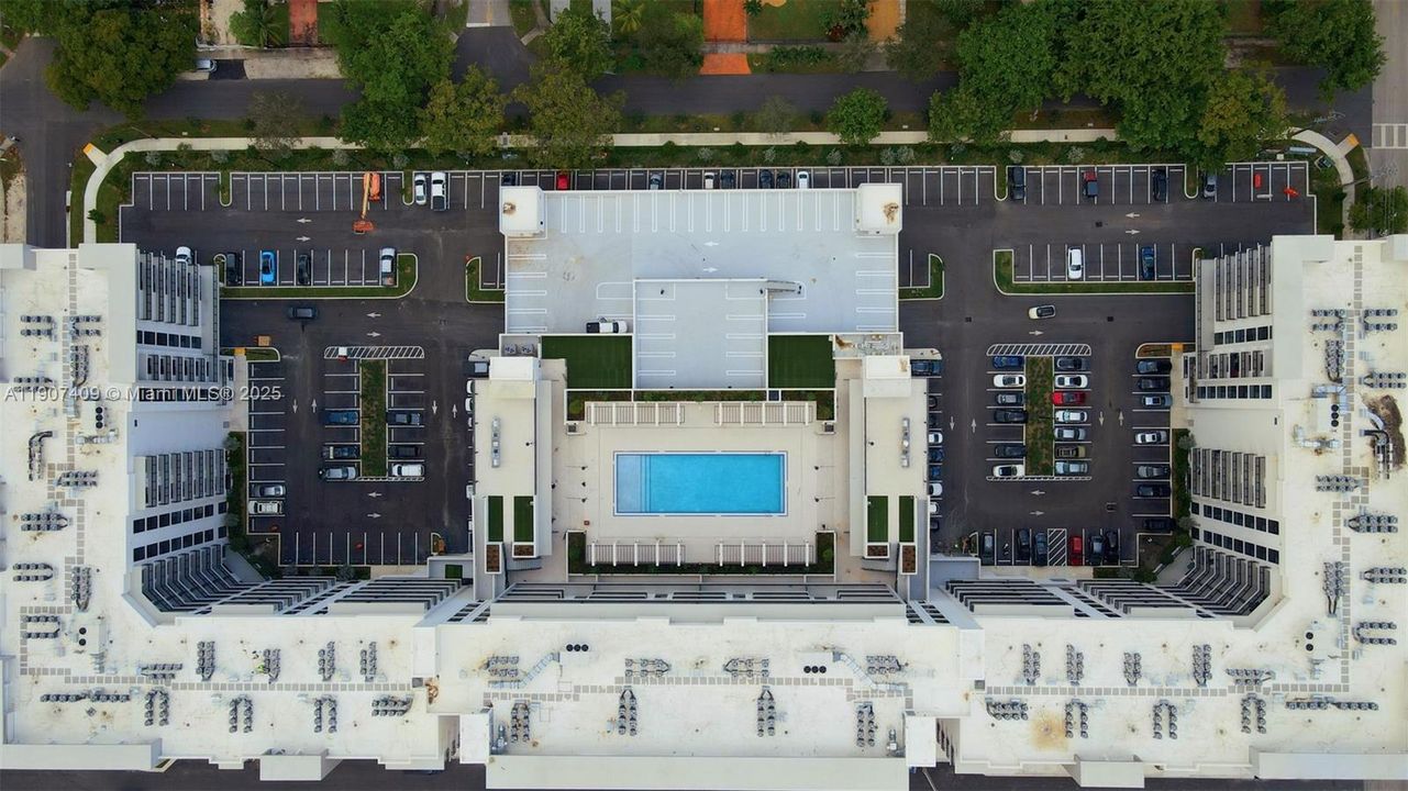 出租: $2,554 (1 贝兹, 1 浴室, 516192 平方英尺)