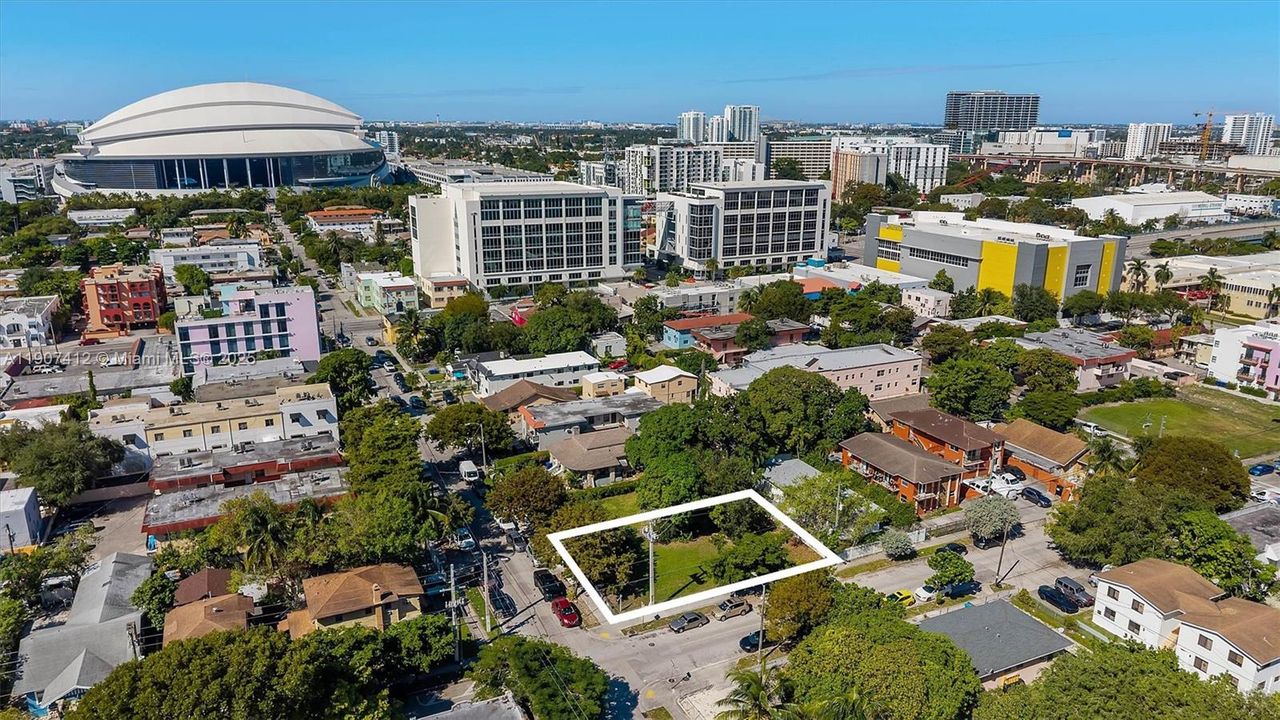 For Sale: $720,000 (0.12 acres)