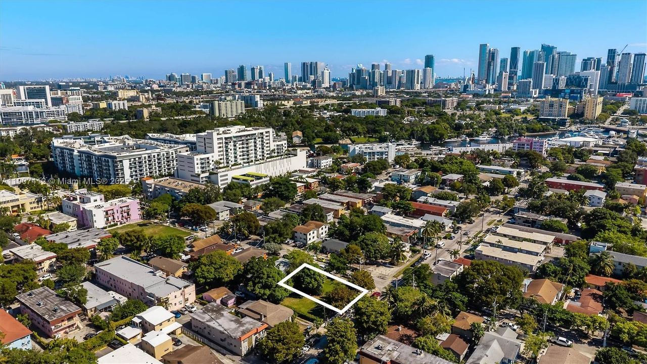 For Sale: $720,000 (0.12 acres)