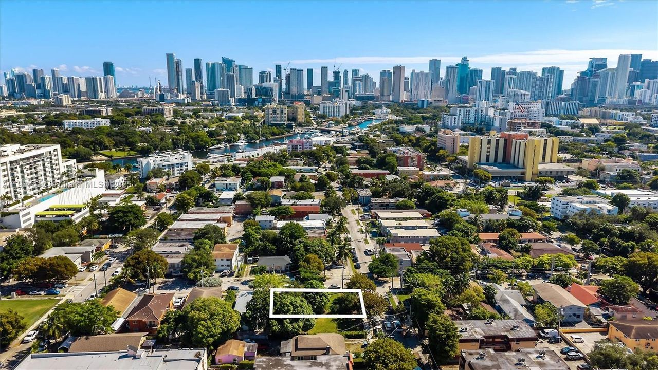 For Sale: $720,000 (0.12 acres)